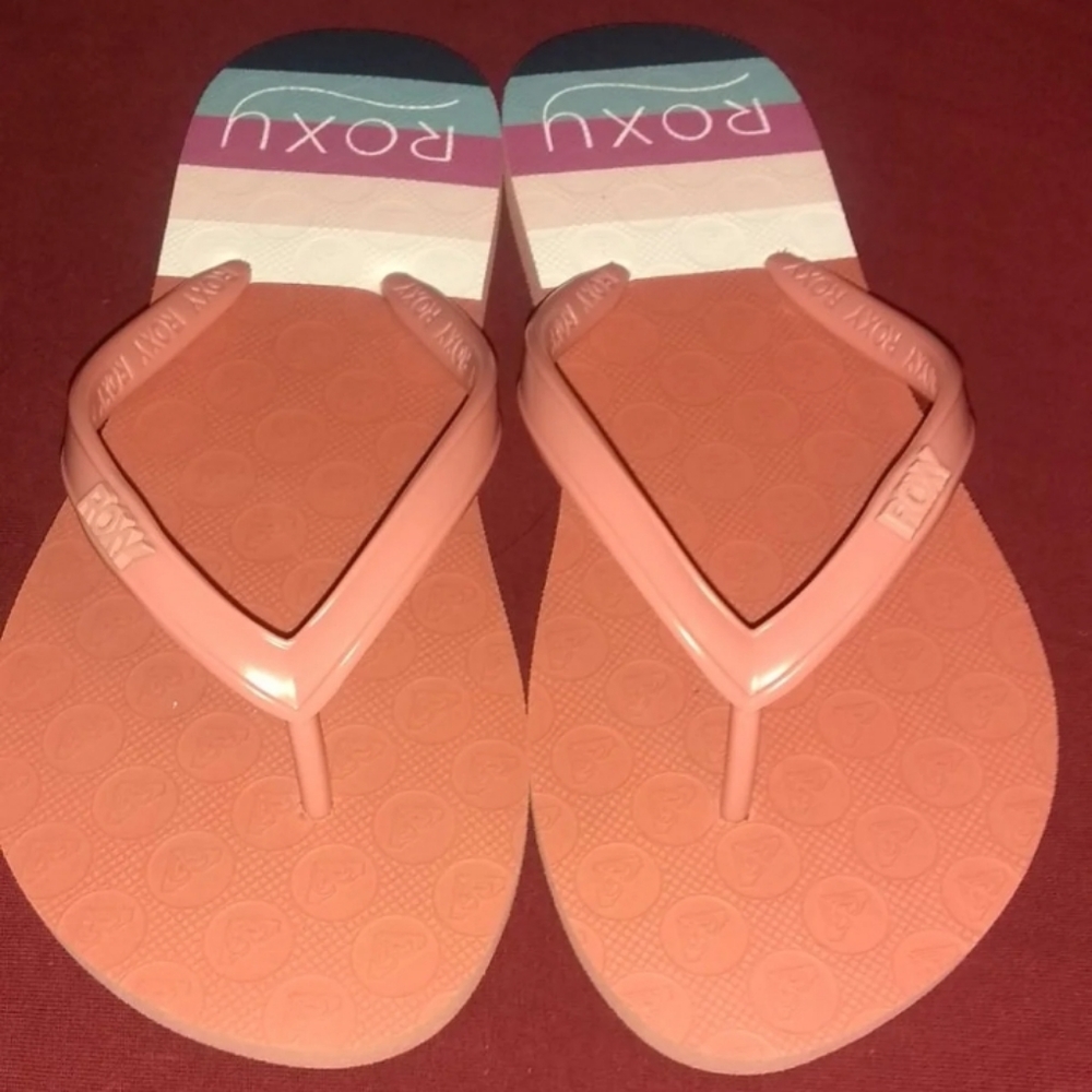 ROXY Viva Stamp flip flops from Roxy. Light pink.